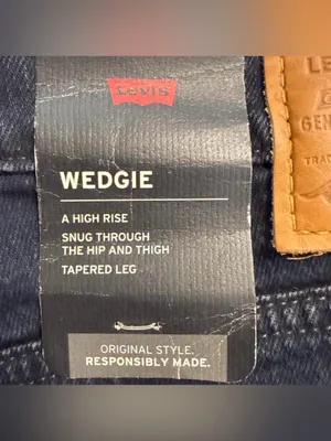 Levi's Women’s Wedgie High Rise Dark Blue Jeans 28 NWT thumbnail 3