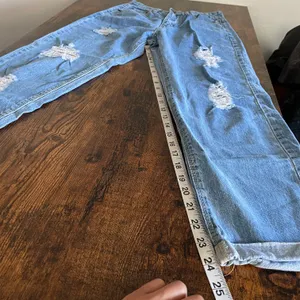 SheIn high waisted ripped Mom jeans thumbnail 9