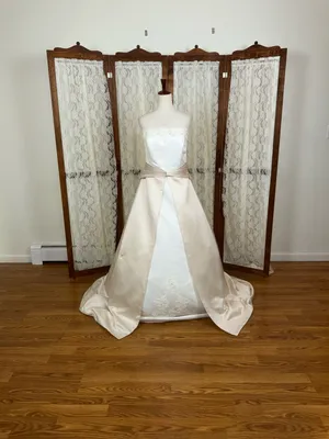 Beautiful Vintage 90s Michaelangelo Strapless Two-Tone Satin Wedding Gown thumbnail 9