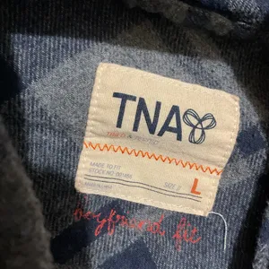 TNA ARITZIA boy friends fit buttons up shirt hooded:Box L04: thumbnail 6