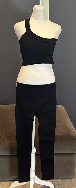 Women’s Black Activewear Set 2 Workout Tops & Leggings Size M NEW thumbnail 1