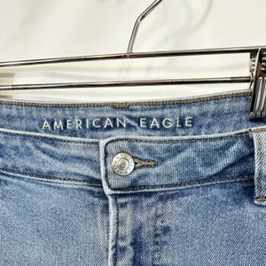 American Eagle Plus Size 18 Jeans Mom Light Wash‎ Blue High Rise Relaxed 633 thumbnail 6