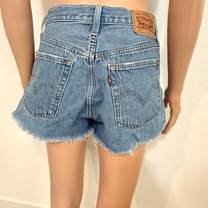 Levi's 501 25 button fly jean shorts distressed cut offs SH2 3569 thumbnail 12