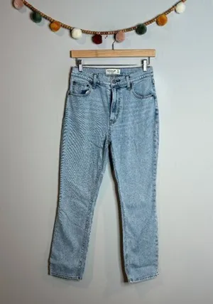 Abercrombie & Fitch 90's Slim Straight Ultra High Rise jeans thumbnail 1