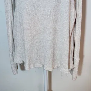 Free People We the Free Oatmeal Distressed Long Sleeve Scoop Neck Top Size Medium thumbnail 5