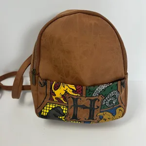 Cotton On‎ Harry Potter Hogwarts Crest Brown Faux Leather Mini Backpack Bag thumbnail 2