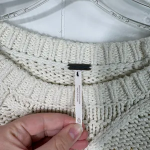 Free People Ivory Cable Knit Fisherman Floral Embroidered Cropped Sweater XL thumbnail 3
