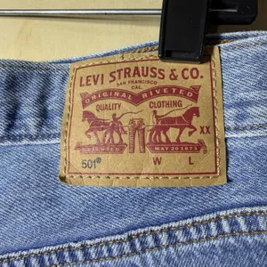 Levi’s 501 Women’s Denim Cut Off Shorts W33 Distressed Frayed Hem Blue‎ thumbnail 11