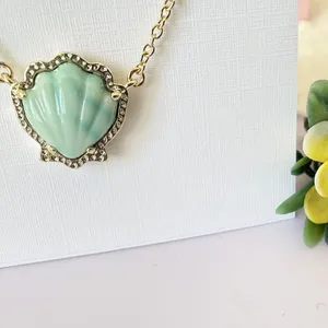 Kendra Scott Brynne Shell Gold Short Pendant Necklace thumbnail 2