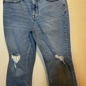 J. Crew 9'' demi-boot crop‎ jean in Rocky Shore wash thumbnail 3