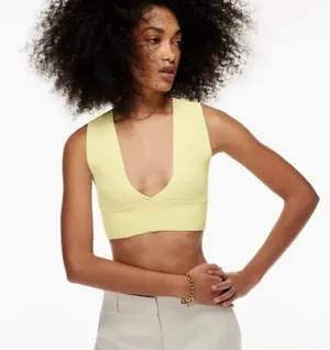 ❤️Aritzia Babaton Sculpt Knit Deep V Tank thumbnail 1
