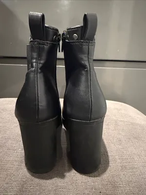 New Report Black Stud-Trim Chunky Heel Ankle Boots Size 8M thumbnail 2