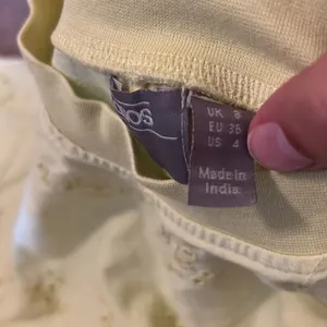 ASOS size 4 eyelet yellow dress‎ thumbnail 8