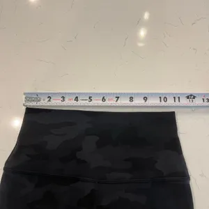 Lululemon Align Pant 25" Leggings in Black Camo size 4 thumbnail 8