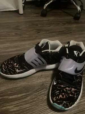 Nike Men’s Basketball Shoes thumbnail 2