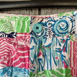 Lilly Pulitzer Walsh Shorts in Osterville Patch Colorful Patchwork Print Size 6 thumbnail 4