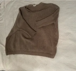 Off-The-Shoulder Sweater Boutique thumbnail 2