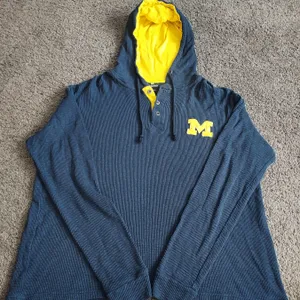 Colosseum University of Michigan Vintage 1990’s Navy & Gold Thermal Hoodie Sz LG thumbnail 1