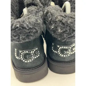 UGG Boots Womens Size 7 Black Suede Shearling Ankle Booties Rhinestone Logo thumbnail 8