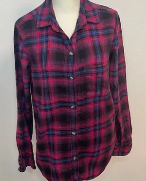 American Eagle Outfitters soft flannel shirt. Ahh-maxi fly soft. Size XS. thumbnail 1