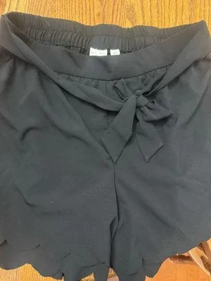 Black shorts thumbnail 1