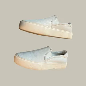 UGG Jass White Pebbled Leather Slip On Platform Sneakers Shoes Womens 7.5 thumbnail 3