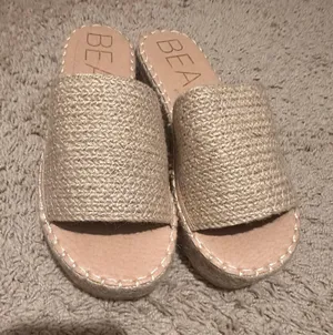 Beach by Matisse Shoes Tan Size 9 thumbnail 1