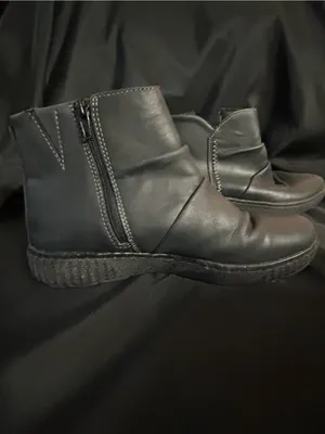 Clark’s Women’s Black Ankle Boots with Side Zip SZ 8 thumbnail 4