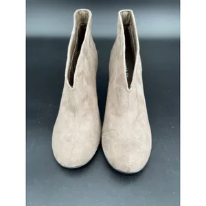 Aerosoles Winterstrole Taupe Faux Suede V-Cut Ankle Boots Shooties Size 7.5 M thumbnail 3