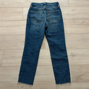 Good American Good Classic Raw Hem High Waist Slim Jean Size 8/29 | Blue940 thumbnail 5