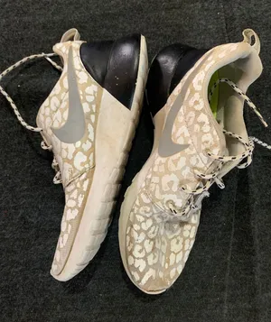 Nike Roshe One Leopard Print Casual Sneakers Women's‎ Size 8 Athletic Shoes thumbnail 1