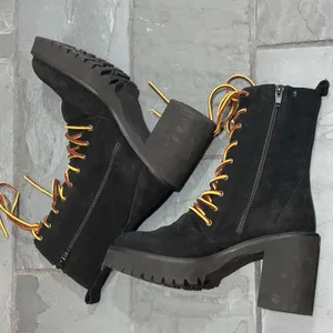 Free People Dylan Black Suede Chunky Heel Lace Up Boots - size 36 (US 6) thumbnail 6