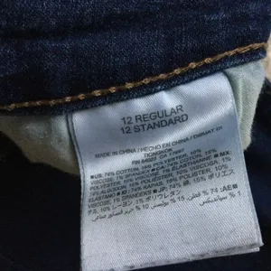 Old Navy Super Skinny Mid Rise Women's Dark Wash Blue Denim Jeans - Size 12 thumbnail 15