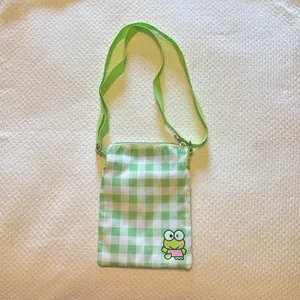 Loungefly Sanrio‎ Keropi Crossbody Passport Bag thumbnail 4