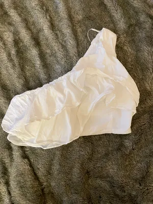 ZARA Asymmetrical Frilled Top thumbnail 3