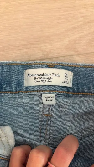 Abercrombie High-Rise Jeans 90s Straight thumbnail 4