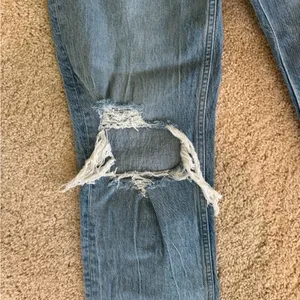 Abercrombie & Fitch 90s Straight Ultra High Rise Light Blue Jeans thumbnail 10