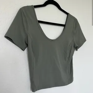 Lululemon‎ Grey Sage Align Short Sleeve Nulu Fabric Workout Yoga Top Size 4 Gym thumbnail 5