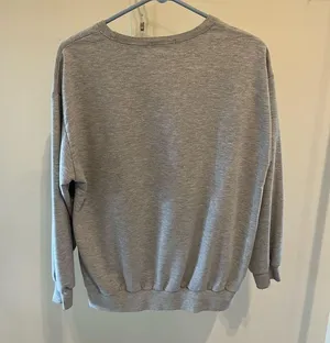 Gray Crewneck Size L thumbnail 2