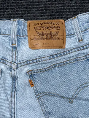 Vintage 90s Levi’s 950 Relaxed Orange Tab Mid Thigh Denim Shorts 5 / 25 USA Made thumbnail 3