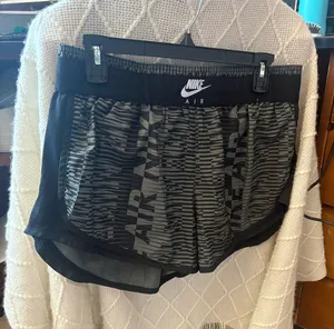 Nike Air shorts thumbnail 1