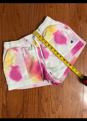 Champions Tie-dye Fleece Drawstring pull-on Shorts- size Medium. Gently warn & Excellent condition. Pockets on each side & 1 back pocket. Non-smoking home. Priced to sell at as is condition. Measurements approximately 13” waste not fully stretched out x 11” long. Don’t like my price make a reasonable offer. thumbnail 6