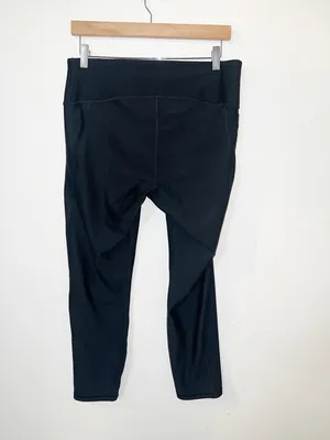 Under Armour Black Capri 24” Leggings with USA Dot Detail thumbnail 7