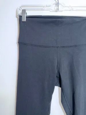 Victoria’s Secret Black Cropped Leggings High Rise 25” Skinny Athletic thumbnail 2
