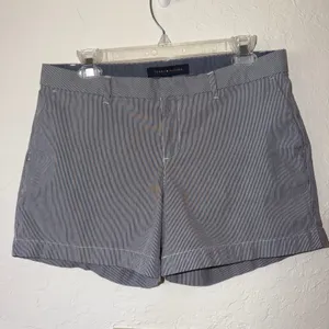 Tommy Hilfiger Blue White Pinstripe Chino‎ Shorts Size 8 Preppy Summer thumbnail 1