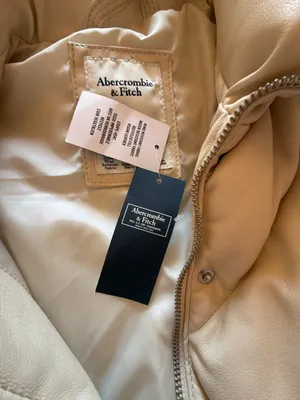 Abercrombie & Fitch Oversized Vegan Leather Quilted Puffer Vest thumbnail 13