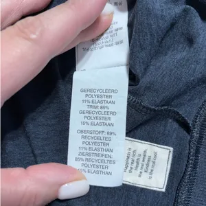 Vuori Halo Mini Full Zip Hoodie Women's Size XL Dark Gray Soft Athleisure thumbnail 5
