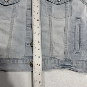 Forever 21 Denim Trucker Jean Jacket Womens Size M Button Up Long Sleeve Blue thumbnail 8