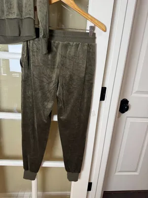 Felina Olive Green Super Soft Velour 2 Piece Loungewear Set Size XS thumbnail 6