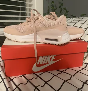 air max thumbnail 1